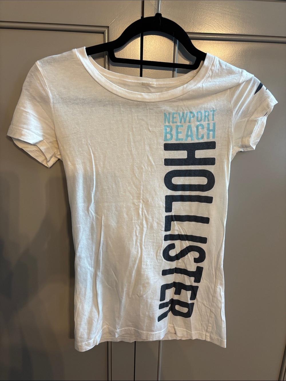 Hollister Y2K White Newport Beach babydoll tshirt small - Picture 1 of 4